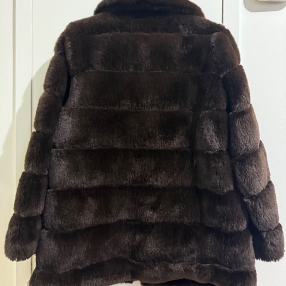BCBGMaxAzria Luxurious Brown Faux Fur Coat - Picture 7 of 8